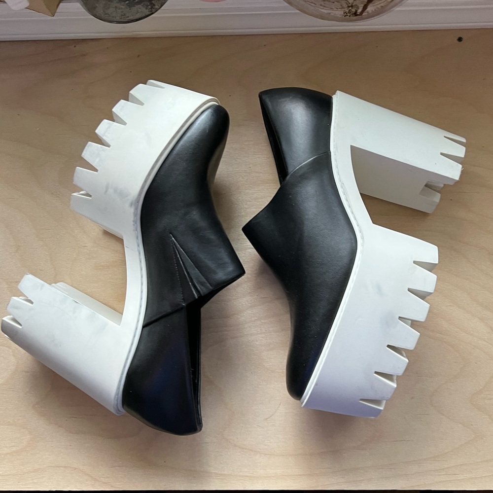 🔥🔥Stella McCartney black monster shoes 🔥🔥